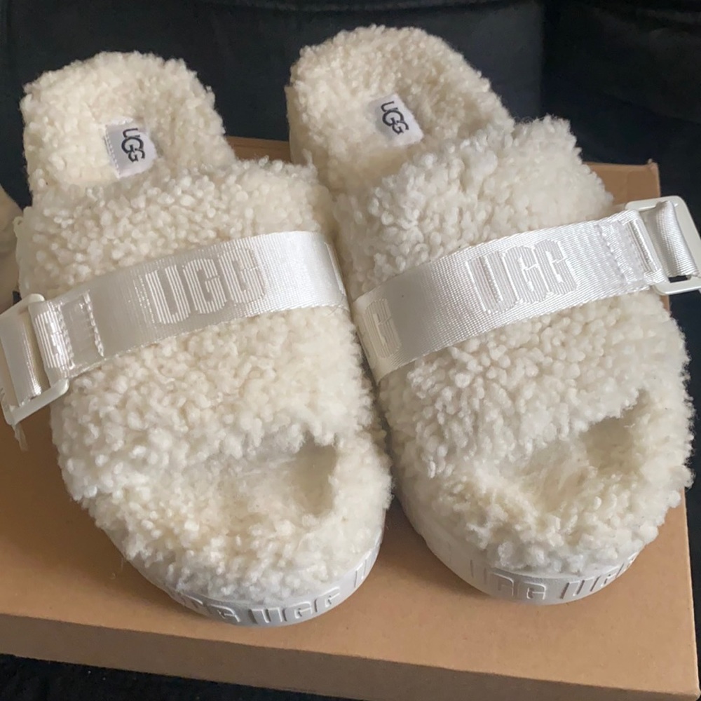 Ugg Fluffita Slides/Slippers